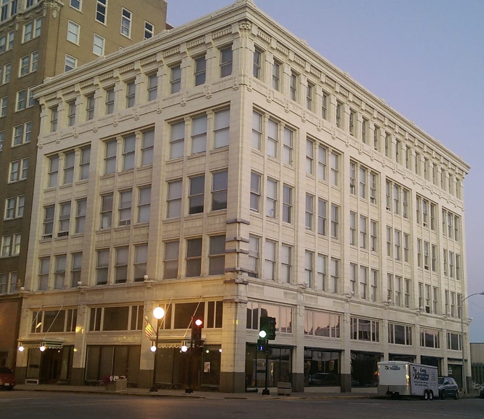 Photo of CARSONS APTS. Affordable housing located at 500 MAINE ST QUINCY, IL 62301