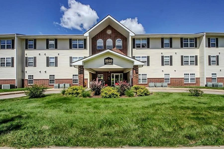 Photo of REGENCY HEIGHTS APTS at 1010 SCOTT PARK DR IOWA CITY, IA 52245