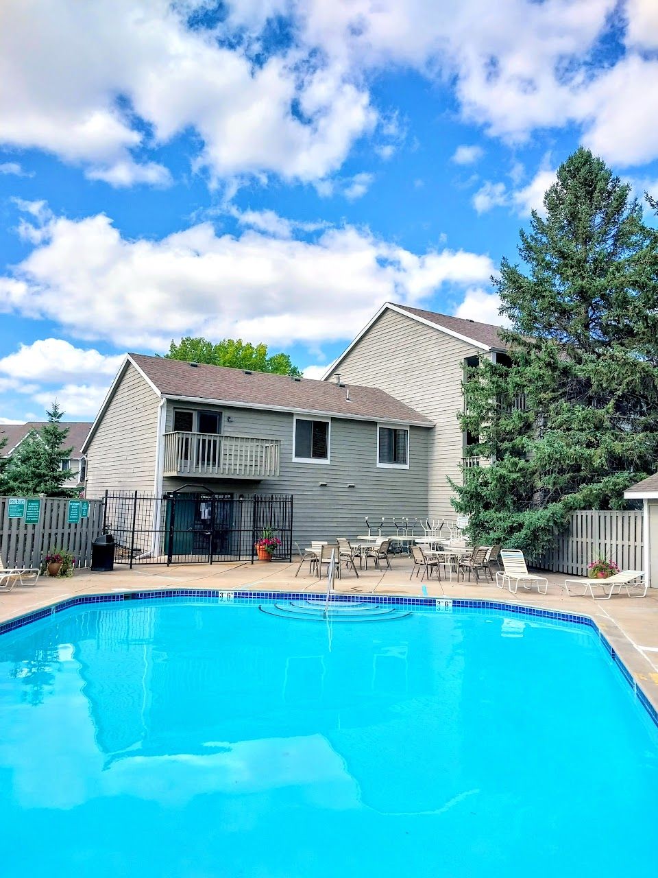 Photo of OAK RIDGE TOWNHOMES at MULTIPLE BUILDING ADDRESSES EAGAN, MN 55122