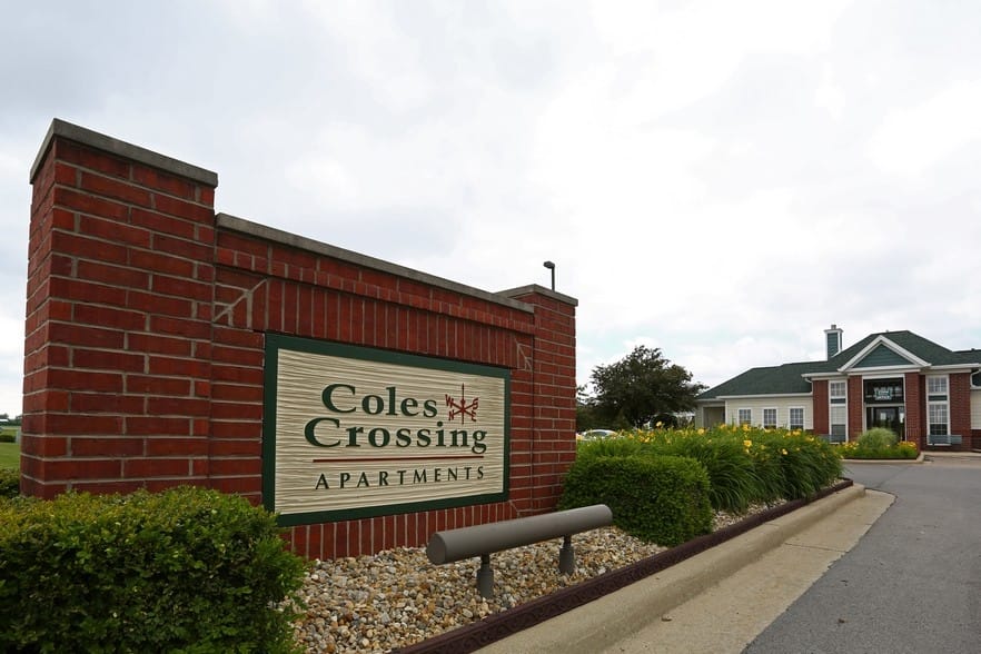 Photo of COLES CROSSING APTS at 2504 BUXTON DR MATTOON, IL 61938