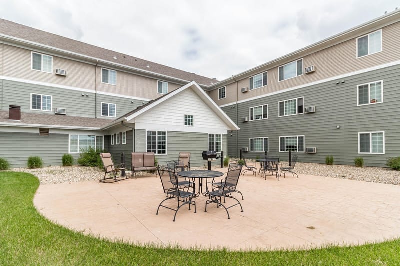 Photo of HERITAGE HILLS I at 2585 DAKOTA BOULEVARD DICKINSON, ND 58601