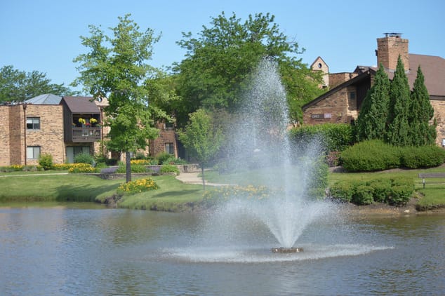 Photo of INDIAN TRAIL APTS (ADDISON) at 601 N MEADOWS BLVD ADDISON, IL 60101