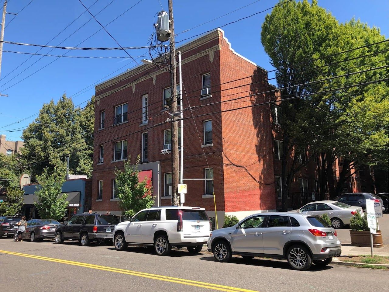 Photo of ROSELYN APTS at 424 NW 21ST AVE PORTLAND, OR 97209