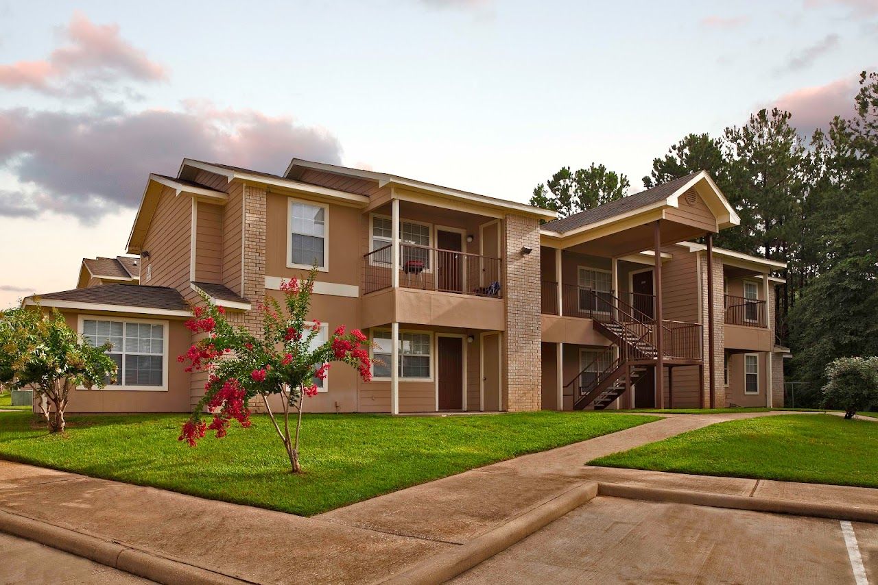 Photo of High Pointe Plaza at 3507 N John Reddit Dr Lufkin, TX 75904