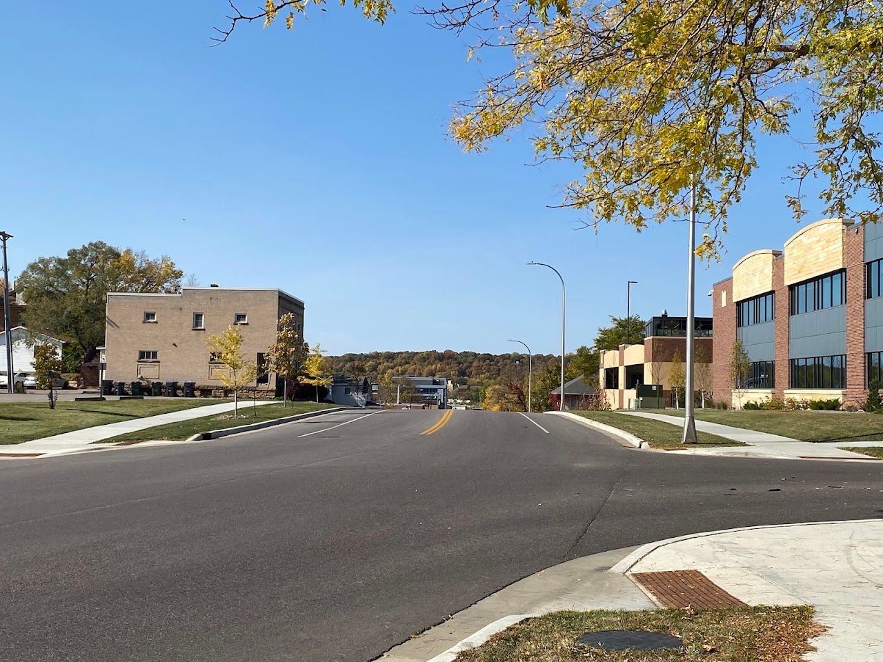 Photo of COLONIAL SQUARE APARTMENTS at 300 RAMSEY STREET MANKATO, MN 56001