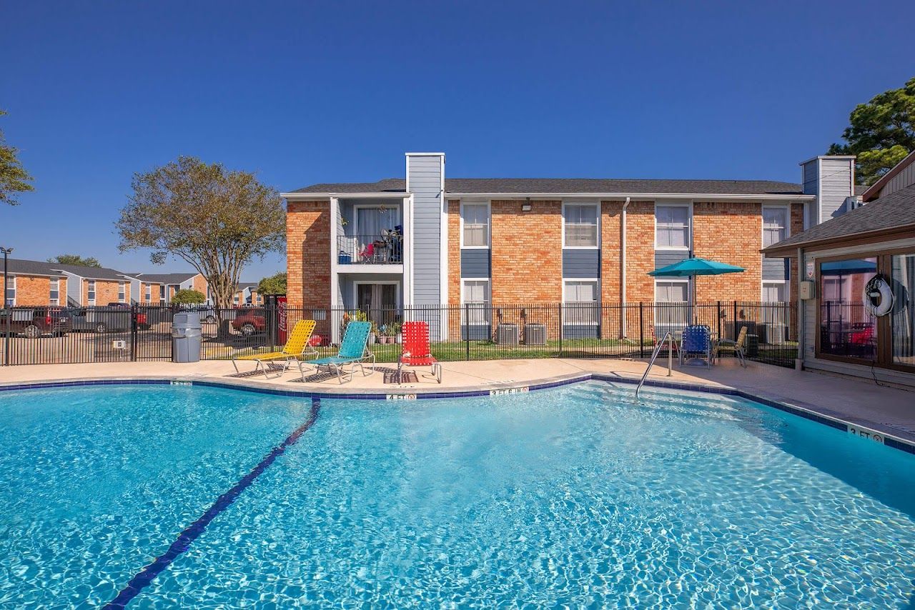 Photo of Chase View Apartments at 201 Plaza Verde Dr Houston, TX 77038