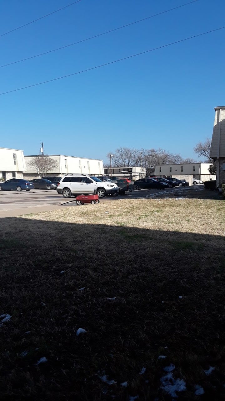 Photo of CRESTMOOR PARK SOUTH APTS. Affordable housing located at 514 SE GARDENS BLVD BURLESON, TX 76028