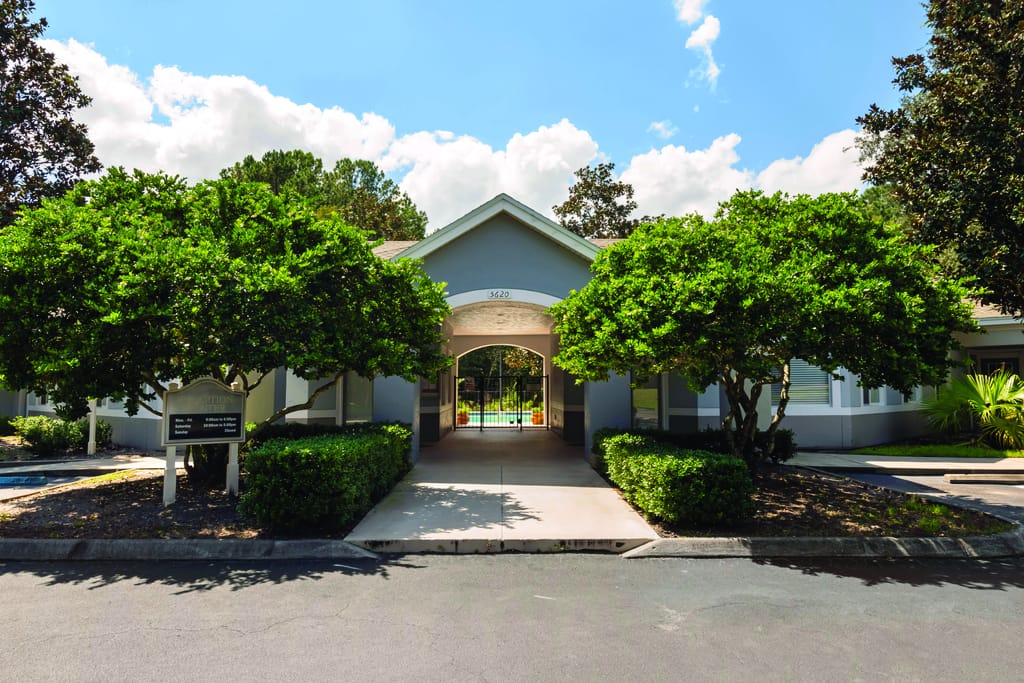 Photo of Courtney Manor at 5620 Collins Rd Jacksonville, FL 32244