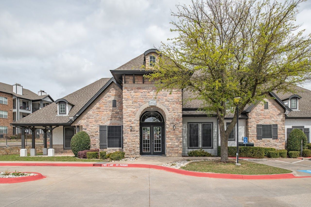 Photo of The Life at Westland Estates at 2950 Alemeda St Fort Worth, TX 76108