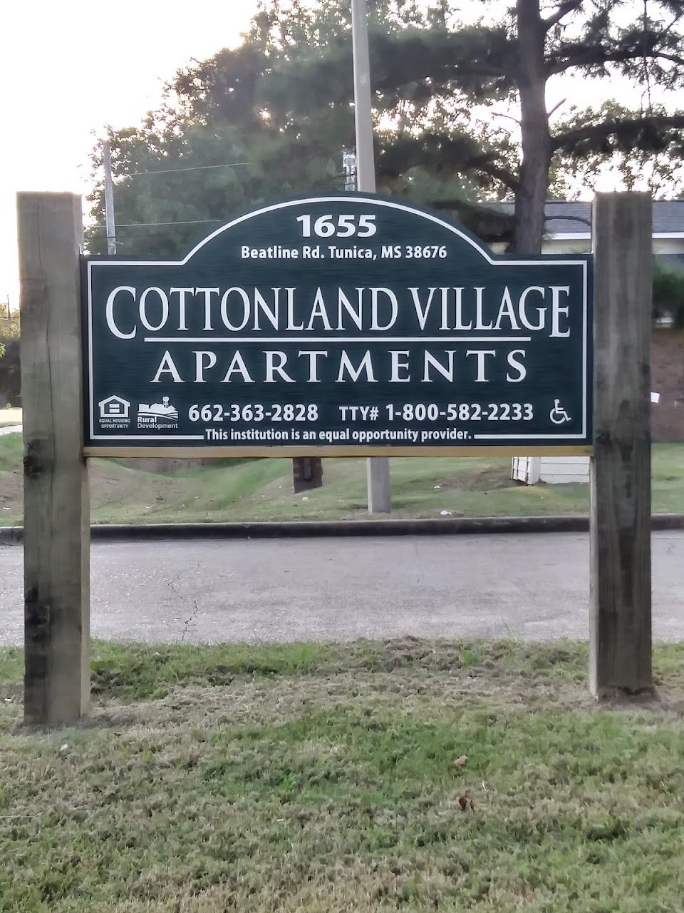 Photo of COTTONLAND VILLAGE APARTMENTS at 1655 BEAT LINE ROAD TUNICA, MS 38676