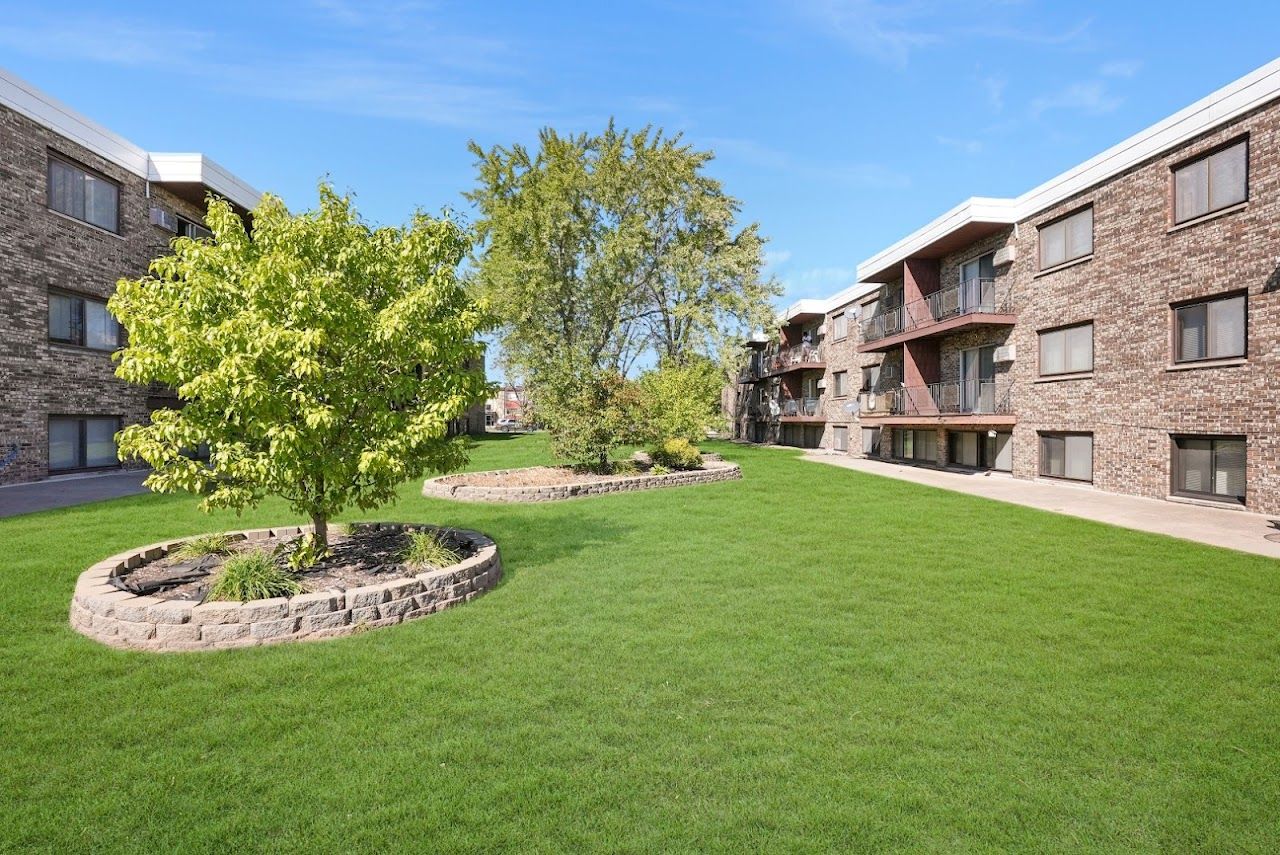 Photo of Larpenteur Villa. Affordable housing located at 190 Larpenteur Ave W Saint Paul, MN 55113