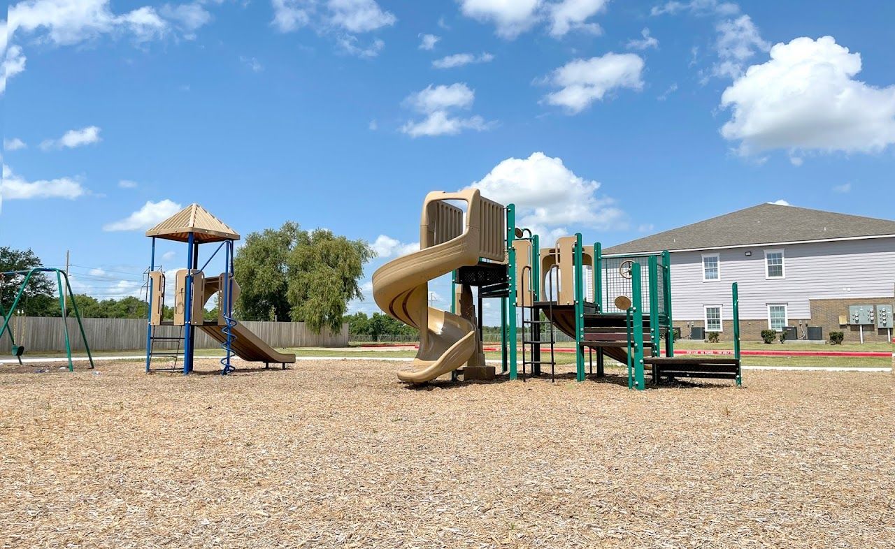 Photo of Villa Main Apartments at 901 Main Ave Port Arthur, TX 77642