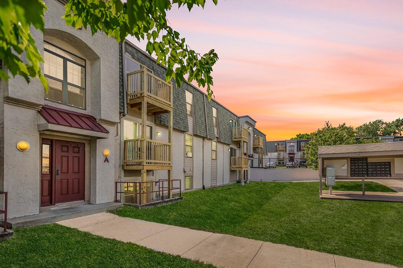 Photo of Thunderbird Apartments. Affordable housing located at 2402 E Mechanic St Harrisonville, MO 64701