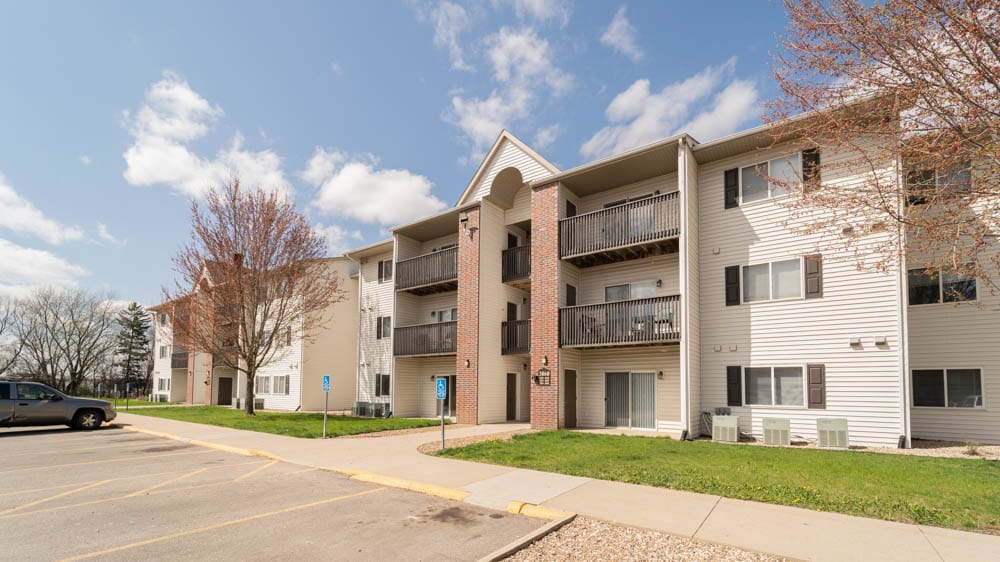 Photo of PINEVIEW APTS at 3850 PINEVIEW PL WATERLOO, IA 50701