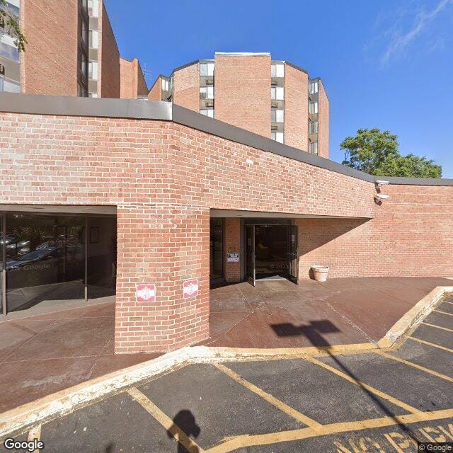 Photo of MEMPHIS TOWERS II at 1081 CT AVE MEMPHIS, TN 38104