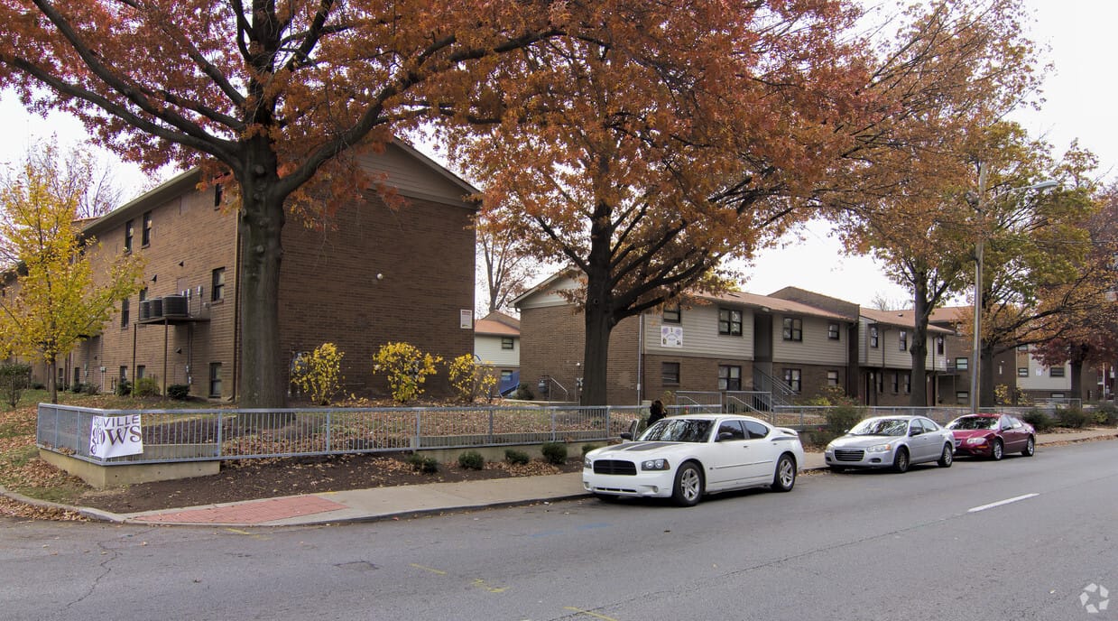 Photo of JACKSON WOODS APARTMENTS. Affordable housing located at SOUTH JACKSON ST. LOUISVILLE, KY 40204