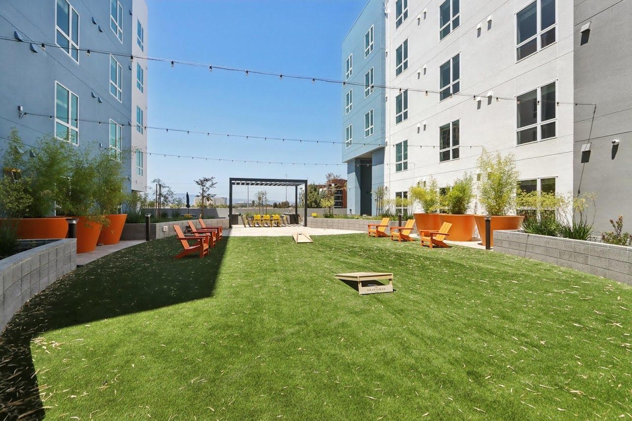 Photo of Mainline North. Affordable housing located at 2310 Calle del Mundo Santa Clara, CA 95054