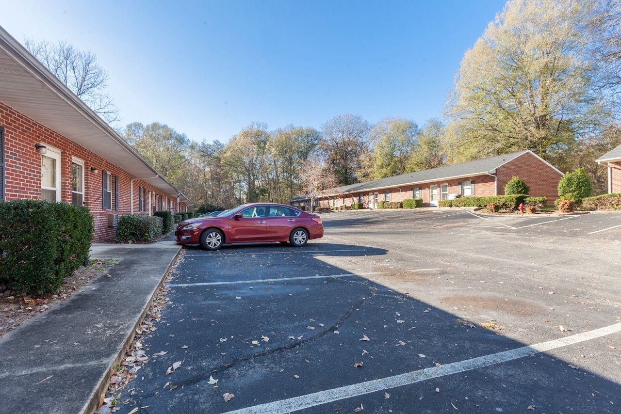 Photo of LAKEVIEW APTS at  GASTONIA, NC 