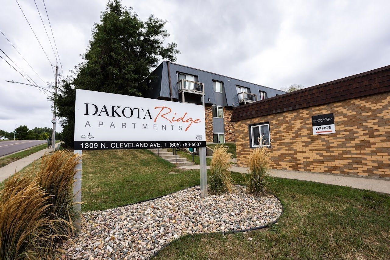 Photo of Dakota Ridge Apartments at 1309 N Cleveland Ave Sioux Falls, SD 57103