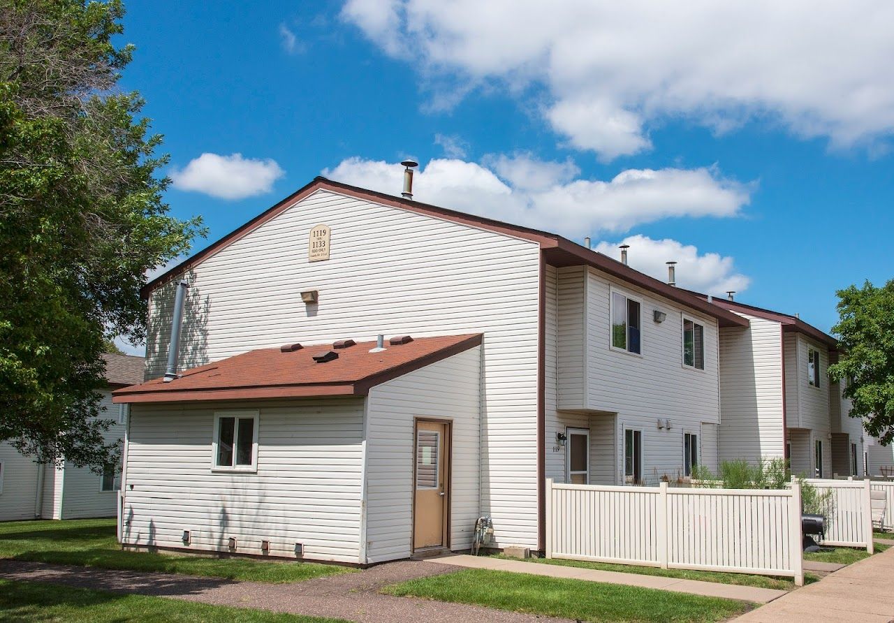 Photo of VADNAIS LINCOLN at 1080-1097 COUNTY ROAD D EAST VADNAIS HEIGHTS, MN 55109