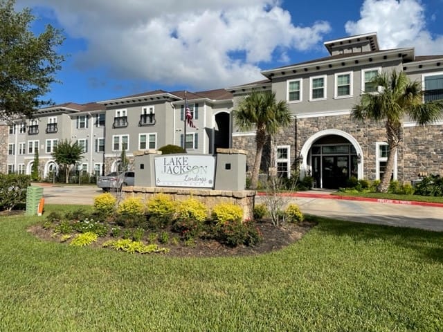 Photo of JACKSON VILLAGE RETIREMENT CENTER. Affordable housing located at 294 ABNER JACKSON PKWY LAKE JACKSON, TX 77566