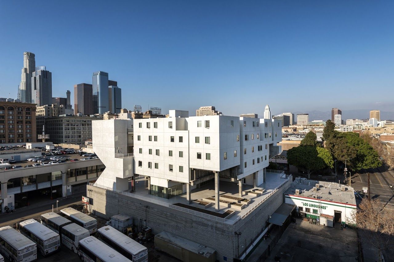 Photo of STAR APTS. Affordable housing located at 240 E SIXTH ST LOS ANGELES, CA 90014