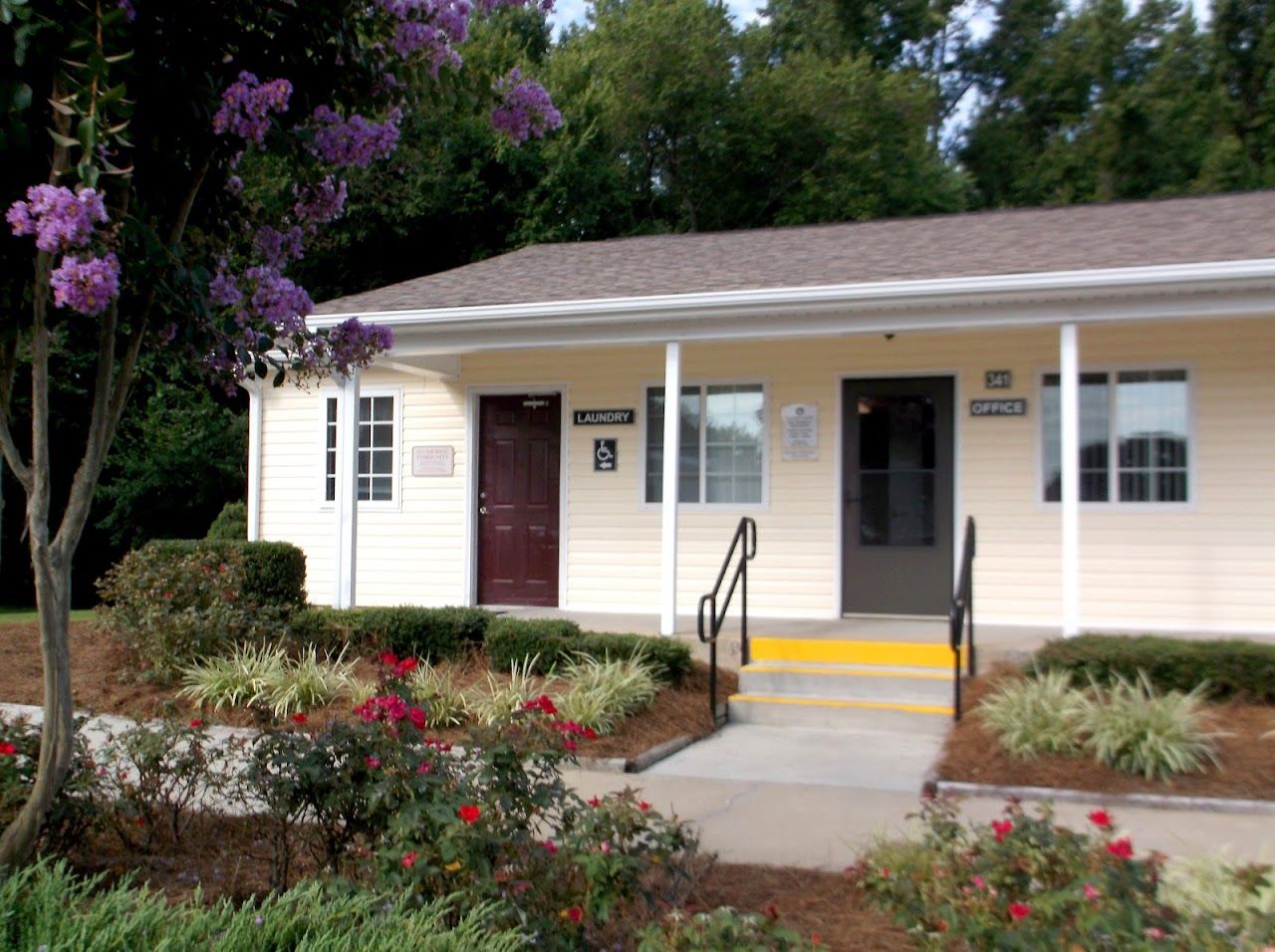 Photo of FAIRFIELD. Affordable housing located at 100 NC HWY 125 ROANOKE RAPIDS, NC 27870