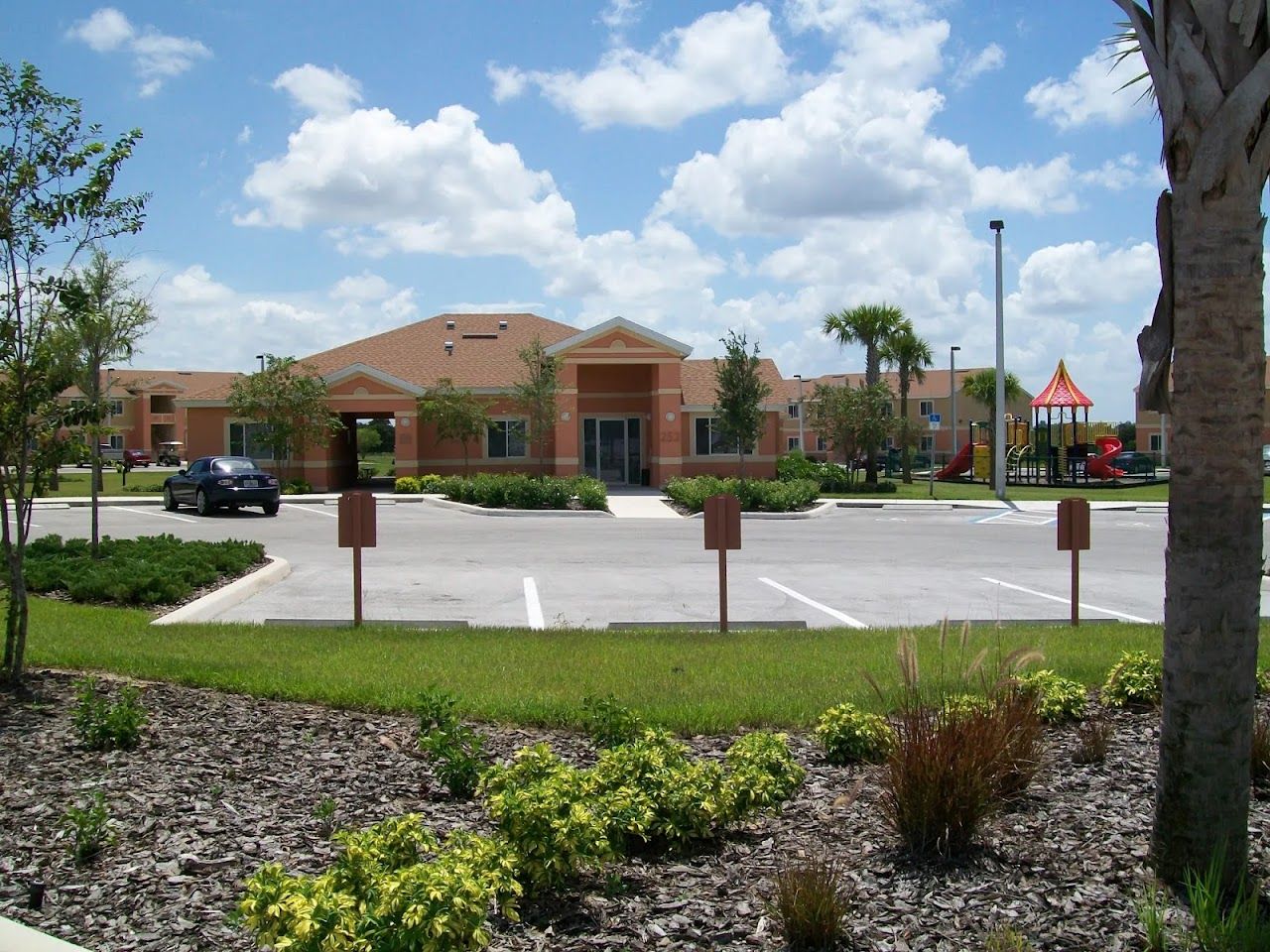 Photo of COUNTRY WALK-WAUCHULA. Affordable housing located at 252 MAXWELL DR WAUCHULA, FL 33873