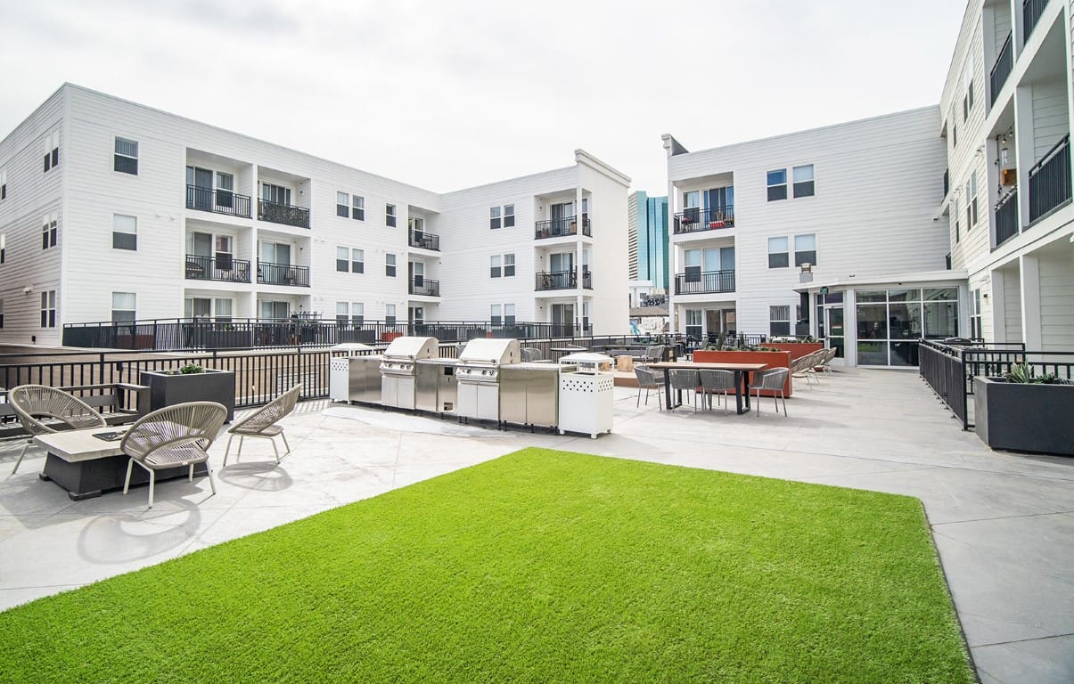 Photo of PARK AVENUE WEST APARTMENTS 2019 at 833 PARK AVE W DENVER, CO 80205