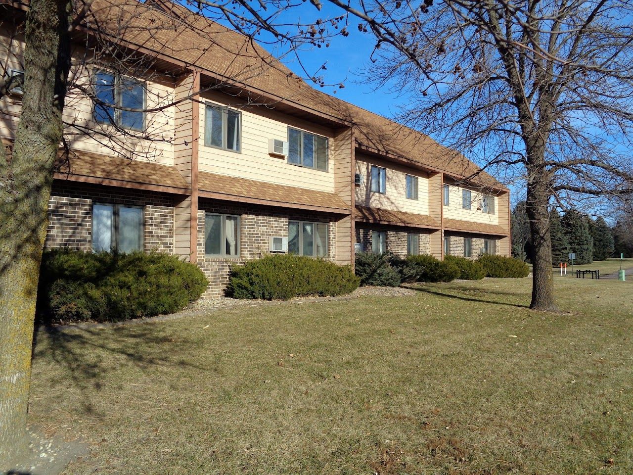 Photo of Pheasant Run Apartments at 900-910 Hengen St Fairmont, MN 56031
