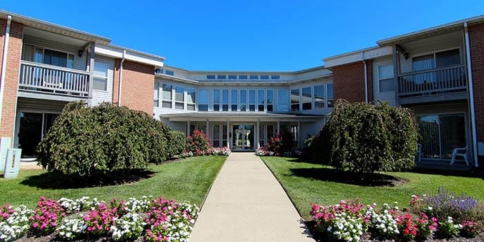 Photo of WOODBURY CORNERS APTS. Affordable housing located at 200 WOODBURY AVE MARTINSBURG, WV 25404