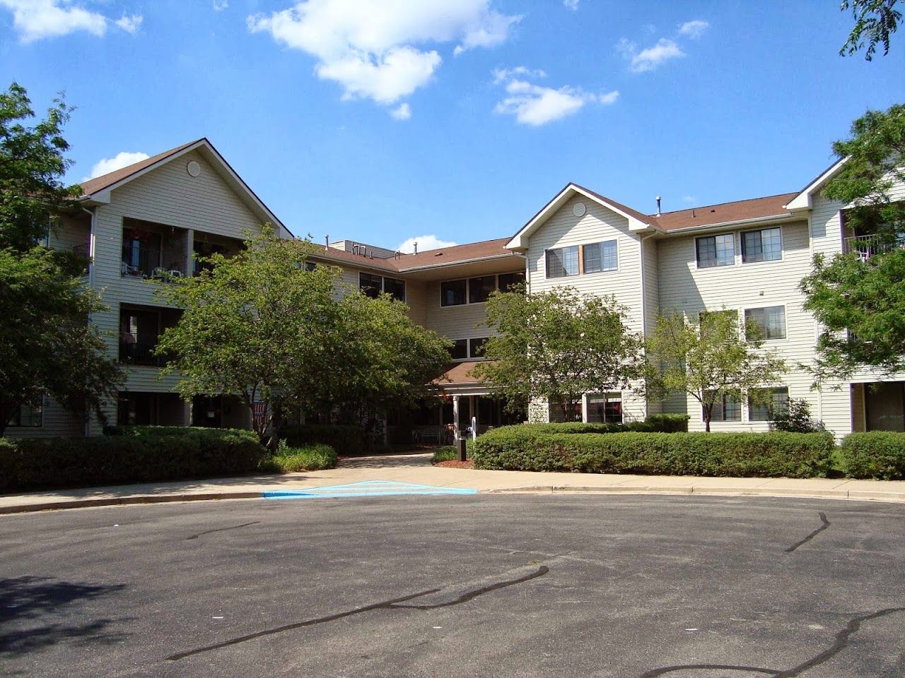 Photo of AMBROSE RIDGE. Affordable housing located at 1501 WOODWORTH ST NE GRAND RAPIDS, MI 49525