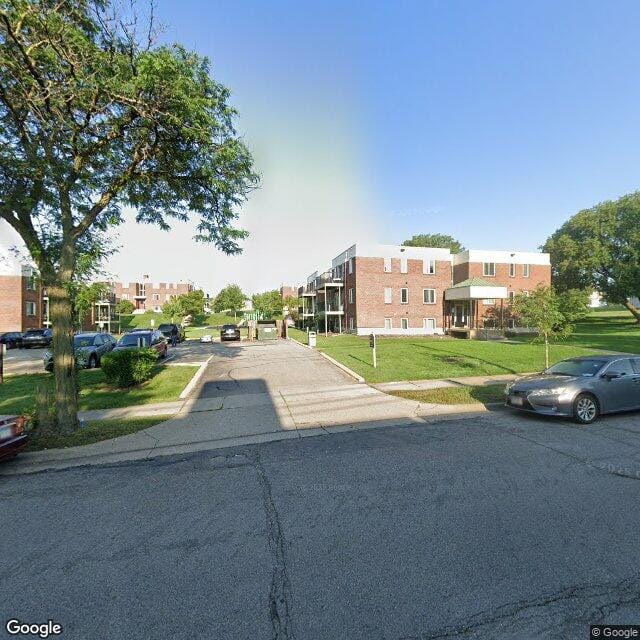 Photo of ROLLING HILLS APARTMENTS. Affordable housing located at 1332 MISSISSIPPI STREET SAINT PAUL, MN 55130