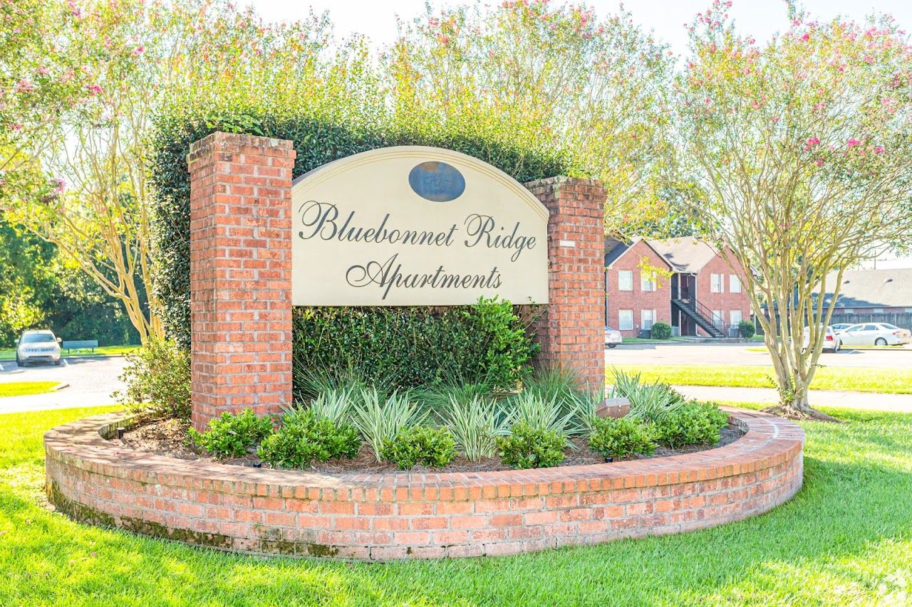 Photo of Bluebonnet Ridge Apartments at 10624 Glenstone Ct Baton Rouge, LA 70810