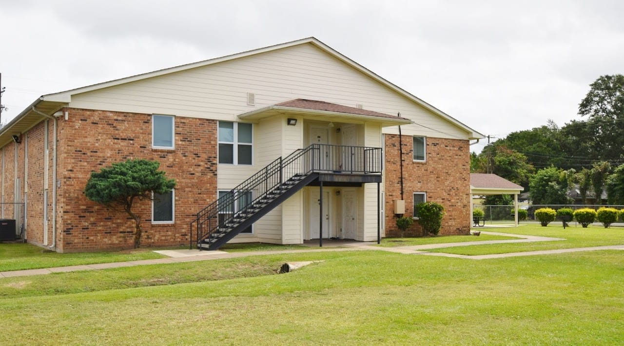 Photo of GABRIEL VILLA APARTMENTS at 806 N. LATOUR STREET VILLE PLATTE, LA 70586