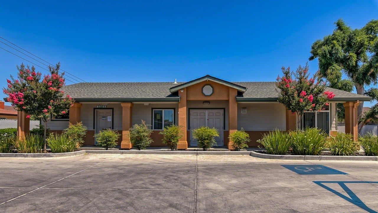 Photo of MADERA APTS. Affordable housing located at 1525 E CLEVELAND AVE MADERA, CA 93638