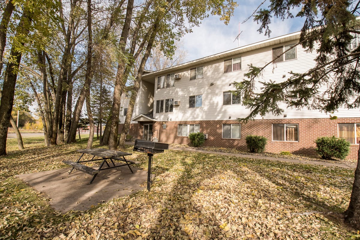 Photo of LINCOLN POINTE I APARTMENTS. Affordable housing located at 1060 7TH STREET SE SAINT CLOUD, MN 56304