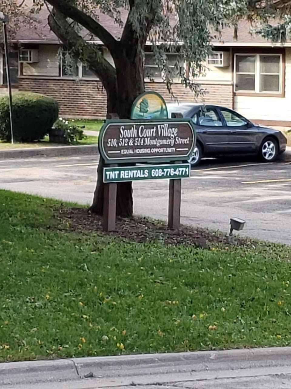 Photo of Villas at Fox Pointe Dodgeville. Affordable housing located at 525 E Grace St Dodgeville, WI 53533