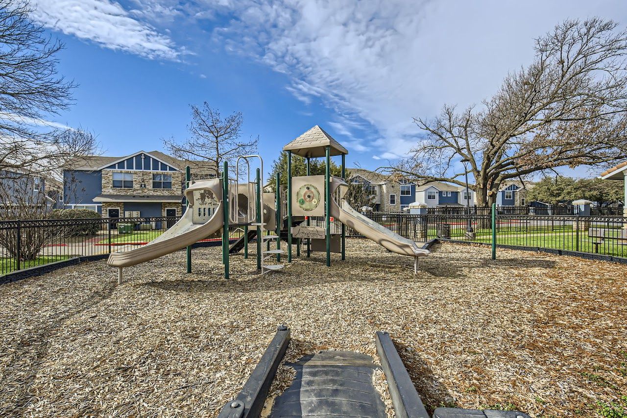 Photo of Bella Townhomes at 4722 Meadow St Dallas, TX 75215