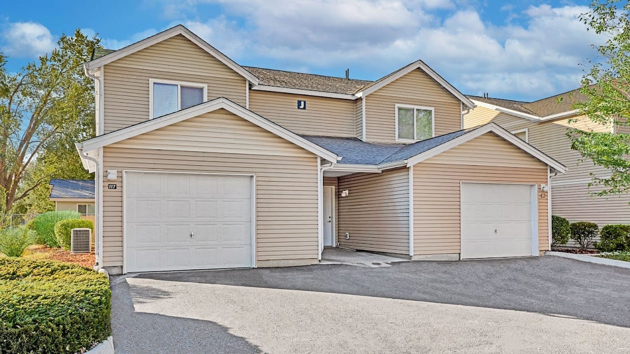 Photo of SUNRIDGE APARTMENTS at 700 BAGLEY DRIVE SUNNYSIDE, WA 98944