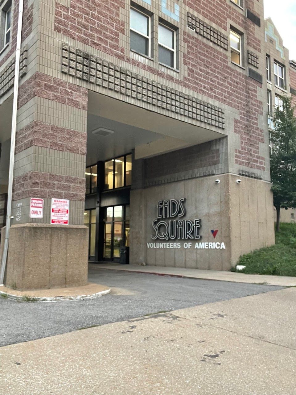 Photo of EADS SQUARE APARTMENTS. Affordable housing located at 2700 HENRIETTA STREET SAINT LOUIS, MO 63104