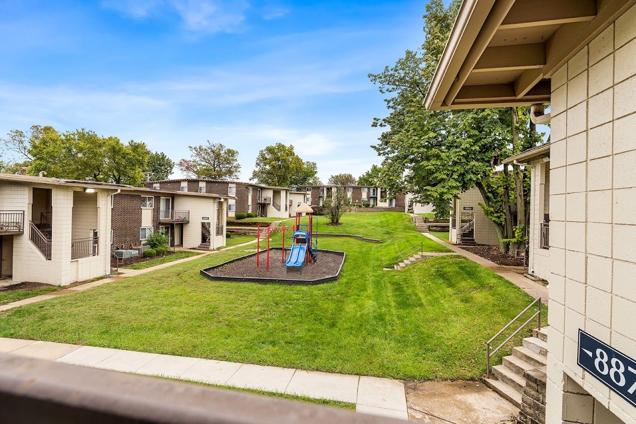 Photo of Metro Apartments at Seventy at 8806 Dragonwyk Dr Saint Louis, MO 63121