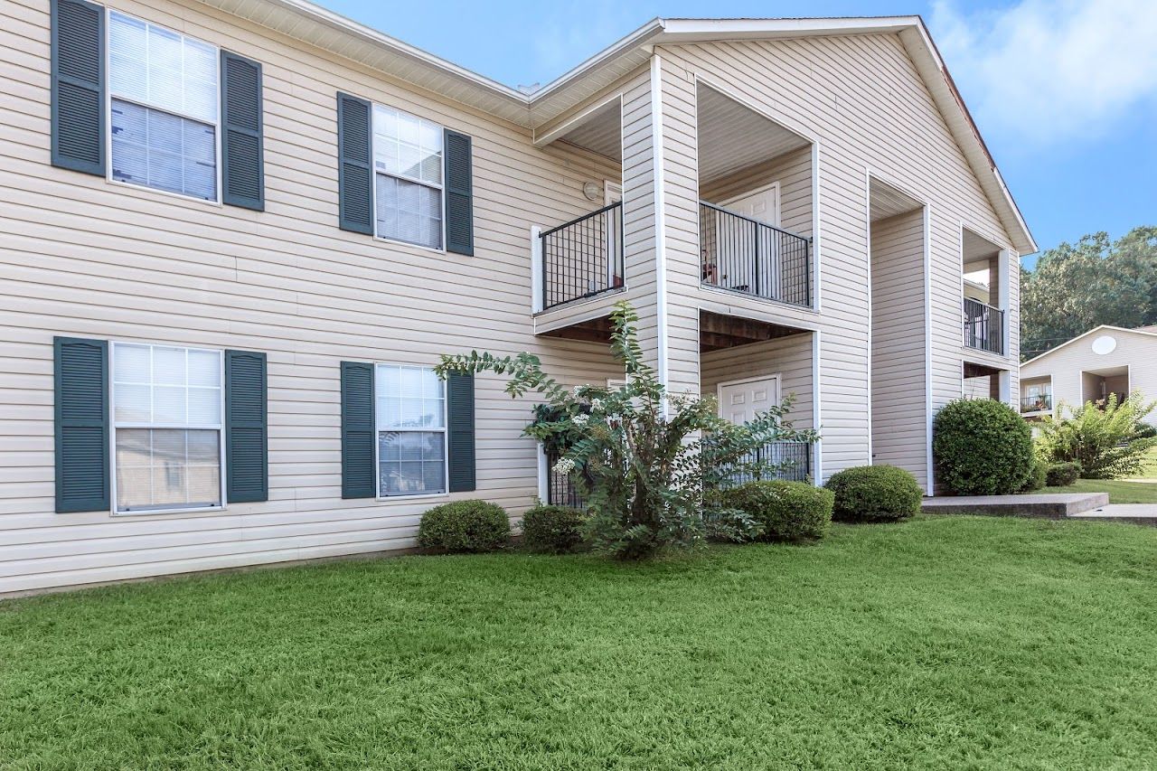 Photo of AUTUMN PARK APTS at 150 AUTUMN WAY DICKSON, TN 37055