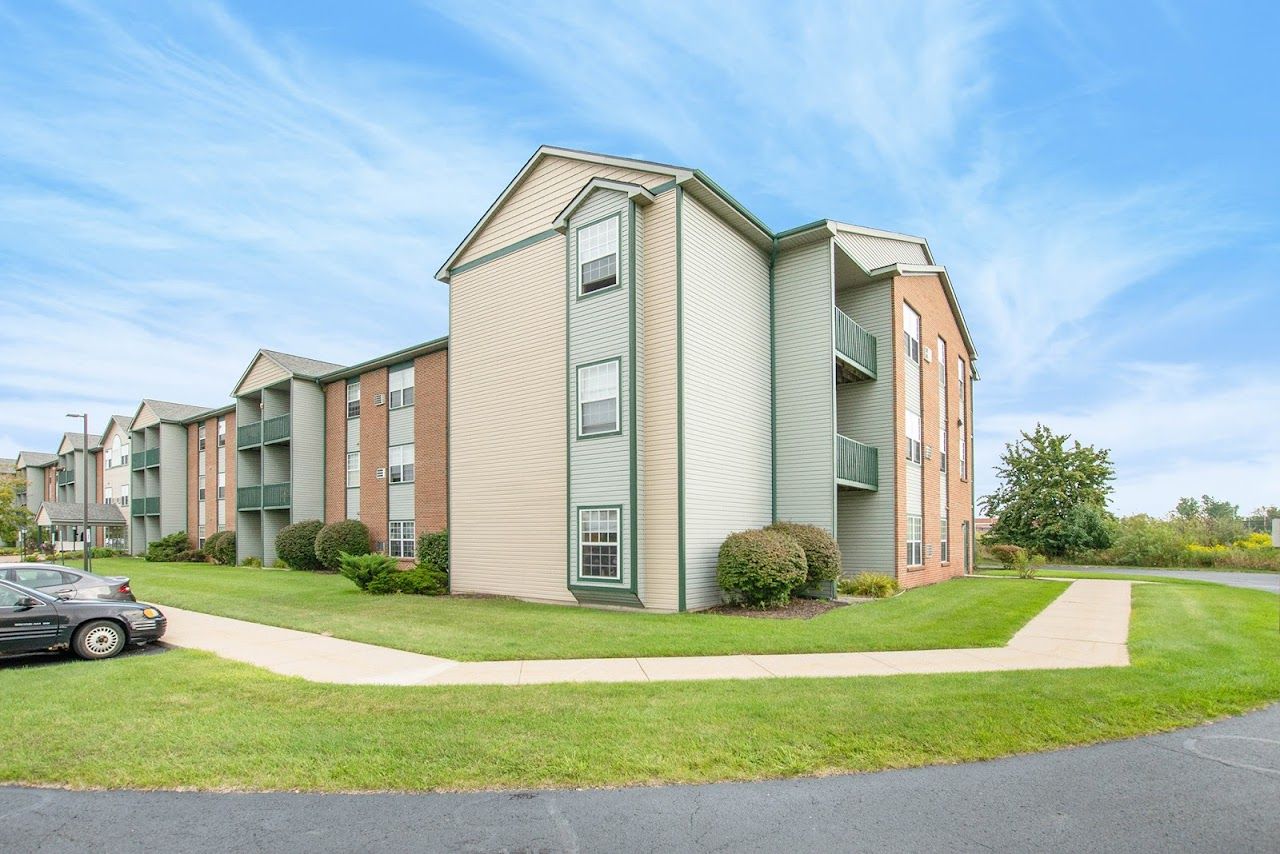 Photo of WELLINGTON WOODS SENIOR. Affordable housing located at 4550 N BRETON CT SE KENTWOOD, MI 49508