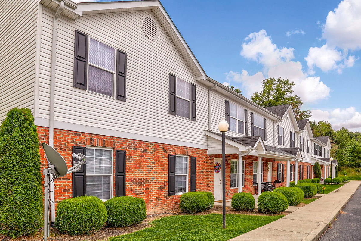 Photo of Sawgrass Greene. Affordable housing located at 100 Sawgrass Ln Grayson, KY 41143