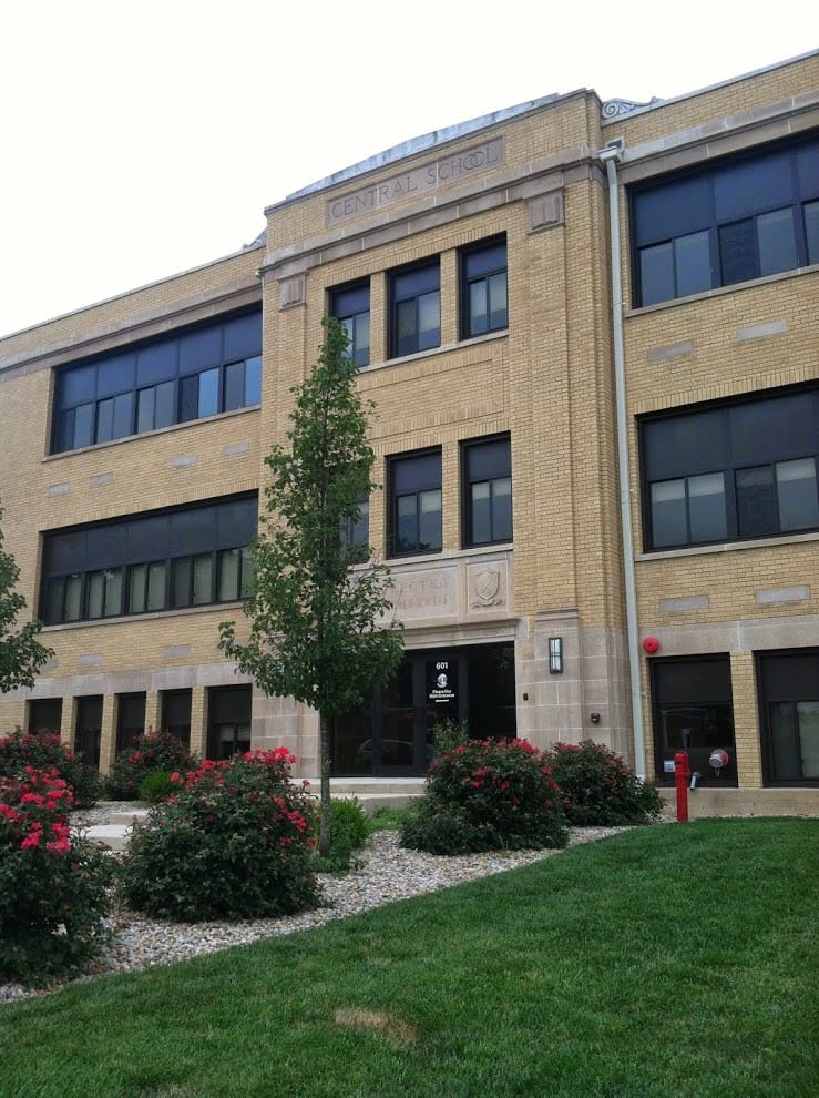 Photo of CENTRAL SCHOOL APTS at 601 N JEFFERSON ST HUNTINGTON, IN 46750