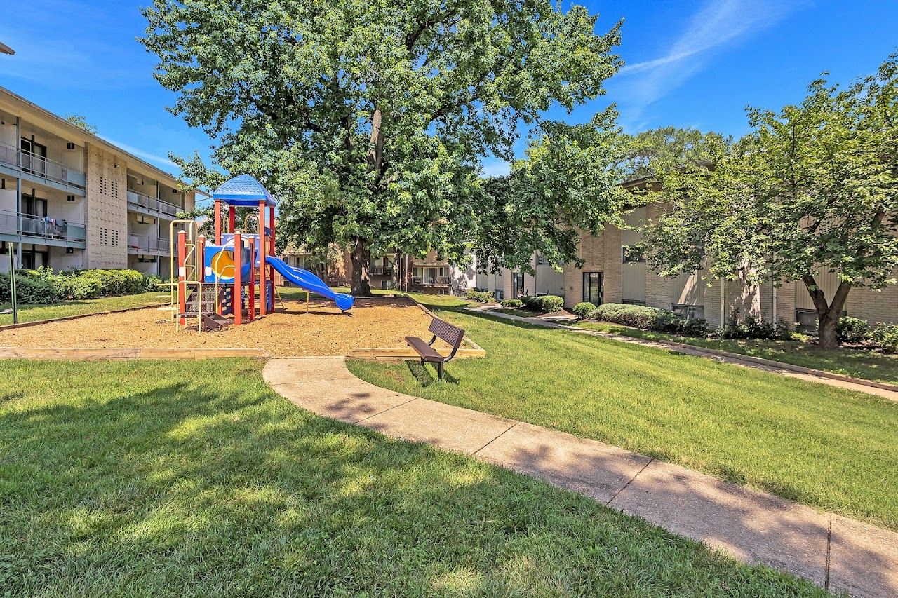 Photo of Auburn Manor. Affordable housing located at 6821 Riverdale Rd Riverdale, MD 20737