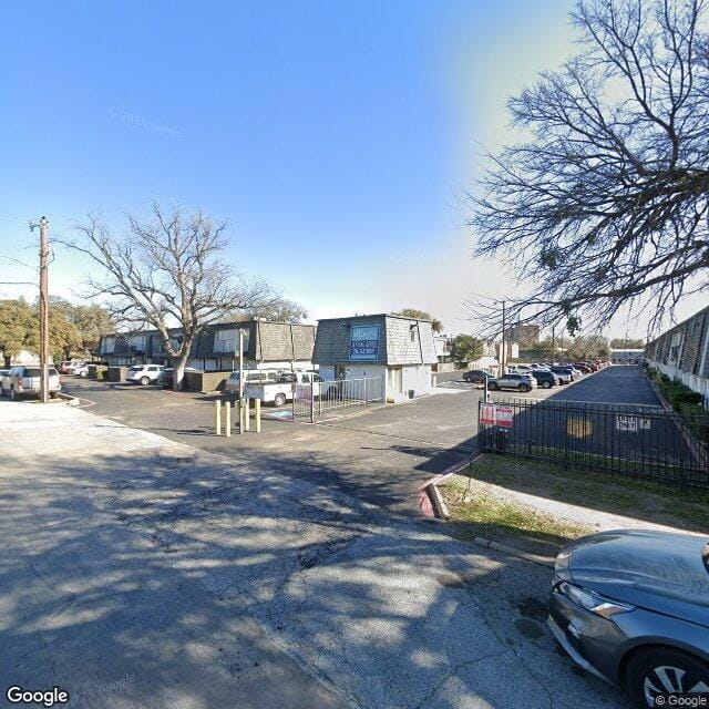 Photo of The Aurora Apartments at 2732 Colorado Blvd Dallas, TX 75211