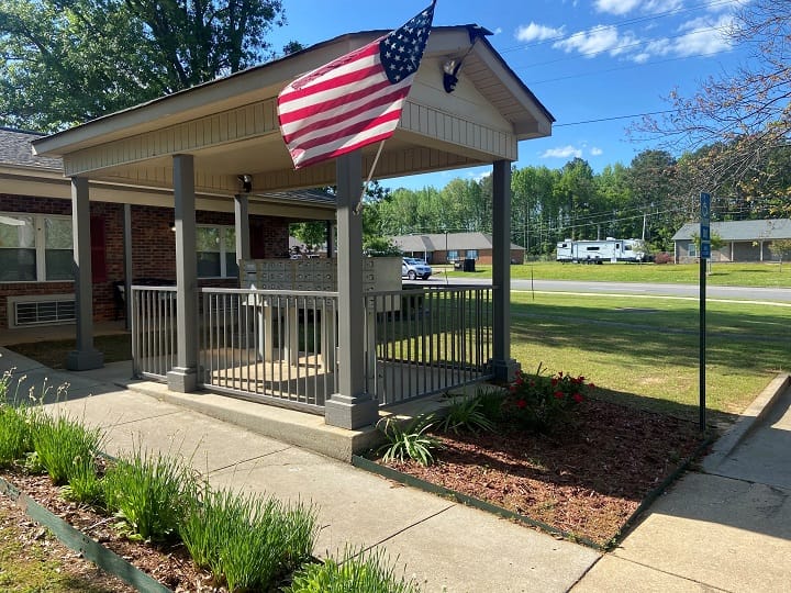 Photo of Water Oak Apartments. Affordable housing located at 1418 E Elm St Athens, AL 35611