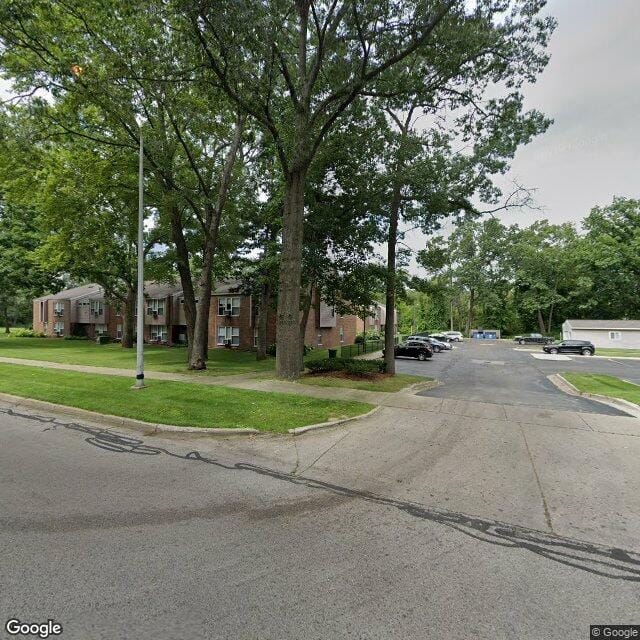 Photo of Wells Villa at 2818 Woodcliffe Dr Muskegon, MI 49444